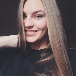 Meet your Posher, Viktória